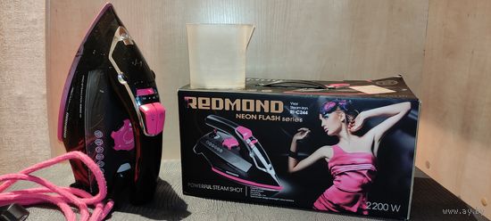 Утюг REDMOND  (в ремонт).