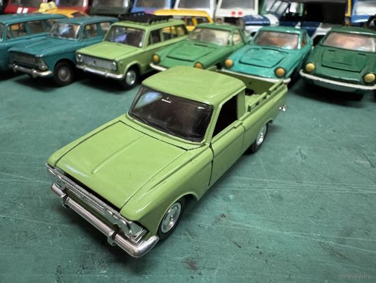 Москвич Пикап, решетка 4 фары, очень редкий фисташковый цвет. Ставим будильник в понедельник 12 января и выигрываем классные модели!