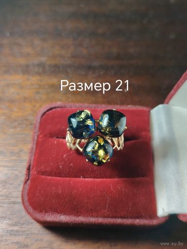 Серебряное кольцо с янтарем