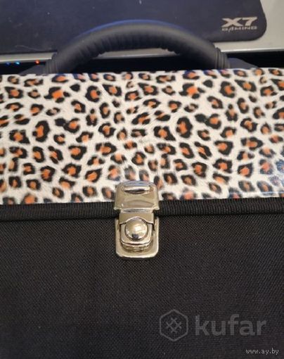 Симпатичный портфель для док-в А4, новый