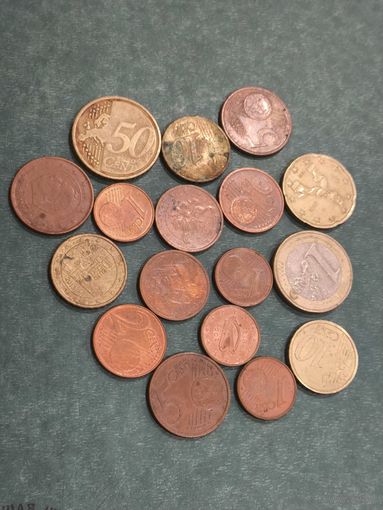 Евроценты и 1 евро.