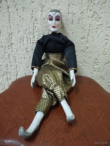 Кукла фарфоровая Арлекин (высота 39 см). Италия