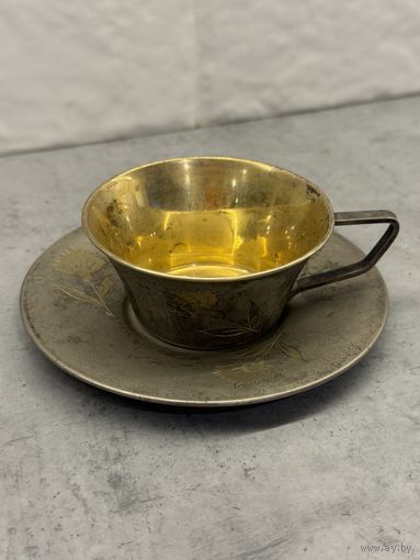 Серебрянная чайная пара с гравировкой и внутренним золочением . 875 пробы. Распродажа коллекции!!!