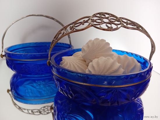 Цветное стекло. Корзинка. Вазочка. Синее стекло. Конфетница. Кобальт