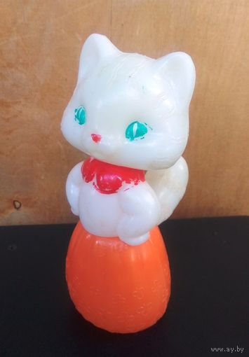 СССР: кошечка (кошка, котенок). Пластмасса.