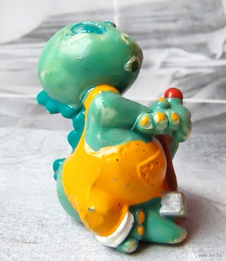 Киндер дино. Игрушка сюрприз, серия дракончик, динозаврик, динозавр, дракон