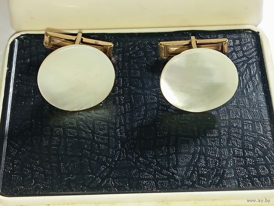 Запонки перламутровые  . Распродажа винтажный бижутерии с рубля !