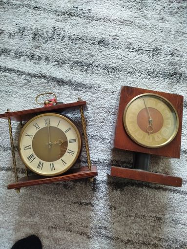 Двое часов весна,в ремонт,с рубля