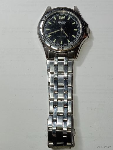 Часы кварцевые CASIO .