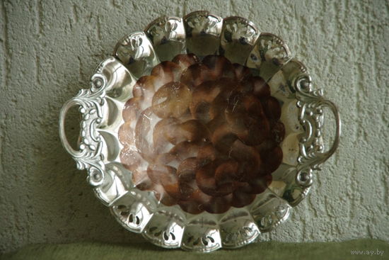 Ваза ( 20,5 см х 23,5 см , высота 5 см )