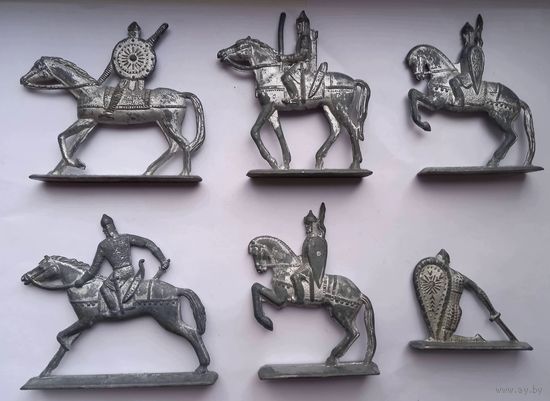 РЕДКИЕ Оловянные солдатики.6 штук