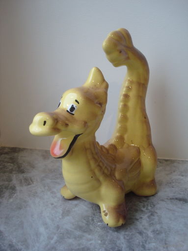 Статуэтка фарфоровая "ДРАКОН".