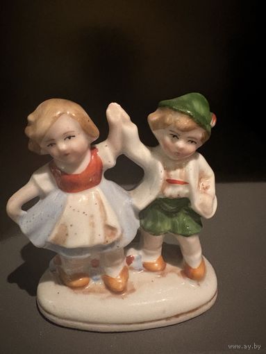 Статуэтка Дети Мальчик и Девочка Германия   винтаж с 1 рубля