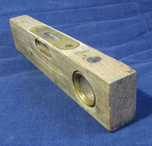 Уровень деревянный старинный