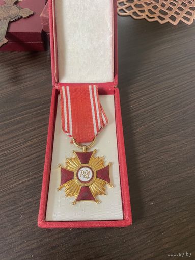 Медаль Крест Заслуг PRL I класса Польша. В коробке