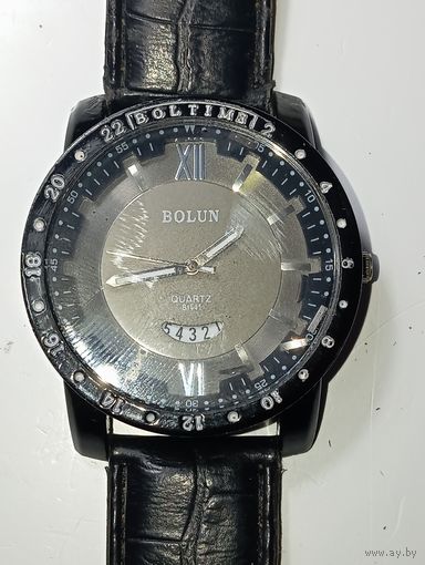 Часы кварцевые BOLUN .