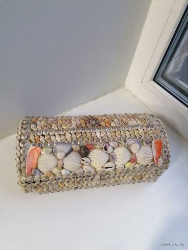 Шкатулка из ракушек