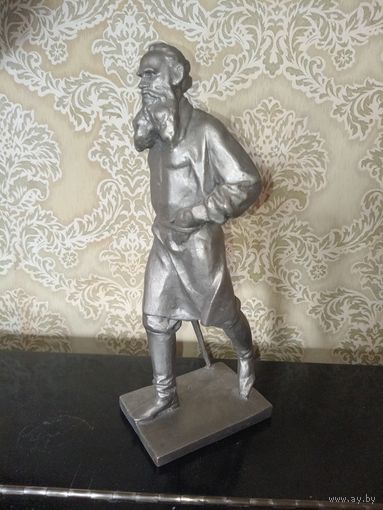 Скульптура Статуэтка  Лев Толстой на прогулке СССР