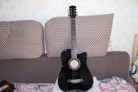Гитара шестиструнная. Новая.