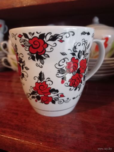 Кружка СССР, Кружка "Алые розы", Коростенский фарфоровый завод. Коростень