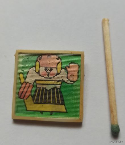 Значок хоккеист, стерео, переливашка из СССР