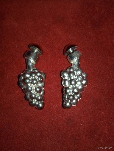 Две миниатюрные ручки для шкафчика или шкатулки Виноград одним лотом