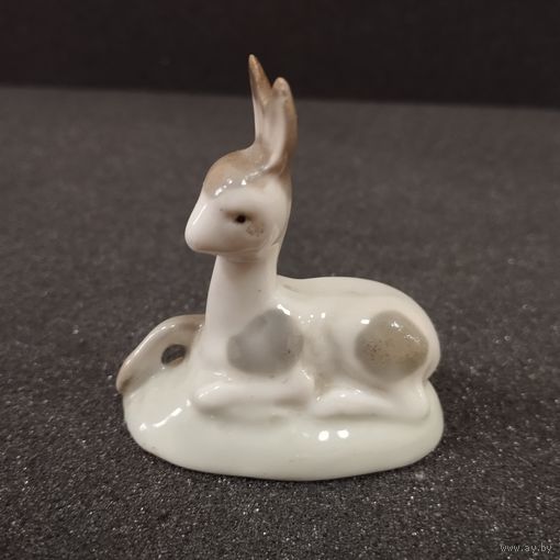 Статуэтка фарфоровая Оленёнок, Городница. СССР