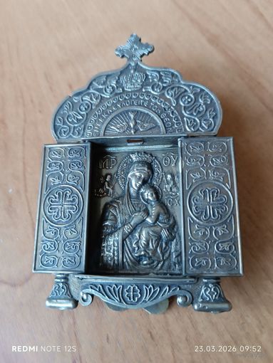 Складень "Мадонна с младенцем".  8х12см.