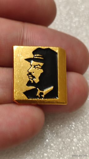 Значок Ленин,200 лотов с 1 рубля!!!