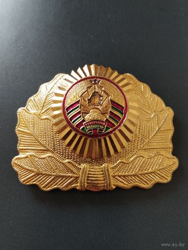 2 кокарды МВД РБ , серебристая  (1996-2000 г. ) и золотистая ( 2000г.)