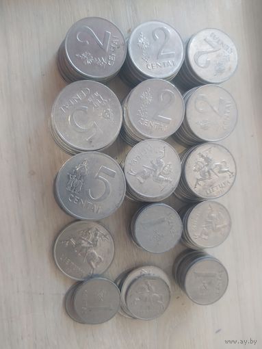 127 +- монет Литвы номиналом 1,2,5