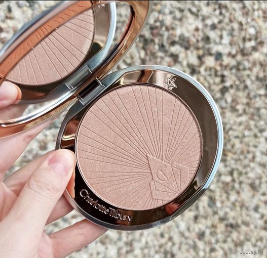 Хайлайтер Charlotte Tilbury Hollywood Superstar Glow Highlighter