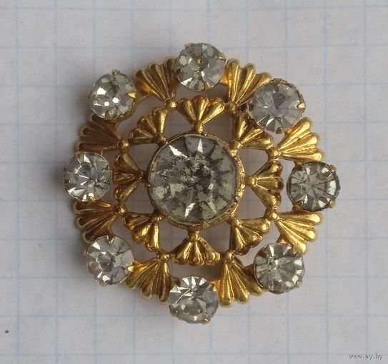 Брошь.