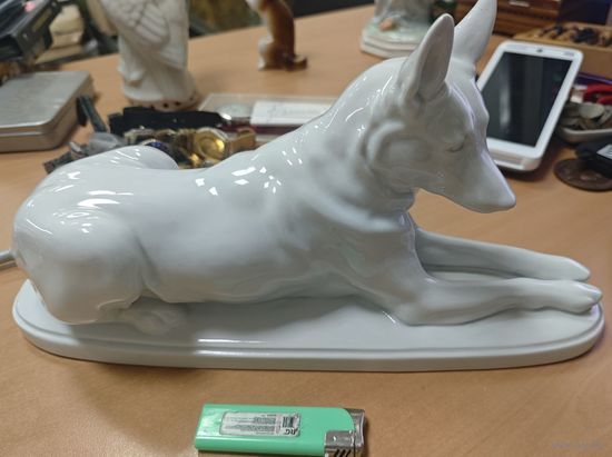 Большая фарфоровая статуэтка. Собака. ЛФЗ
