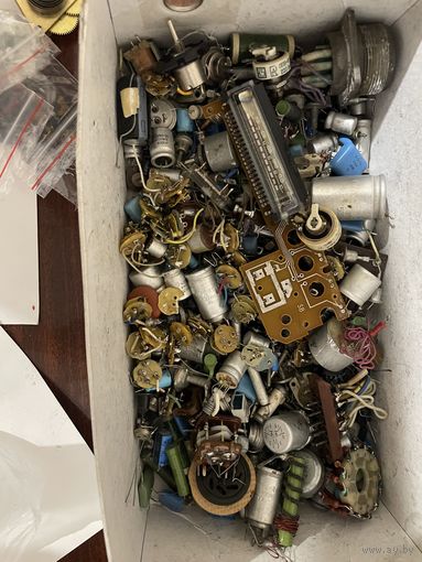 Радиодетали 1.5кг