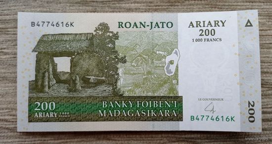 Werty71 Мадагаскар 200 ариари 2004 UNC Банкнота