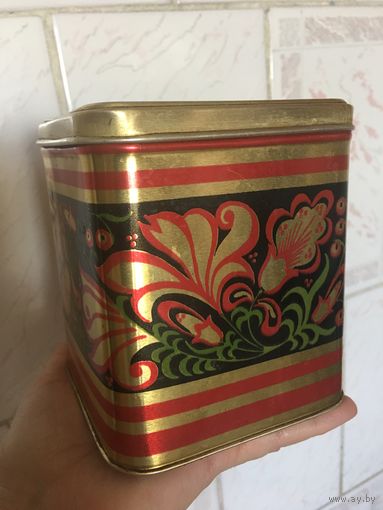 Банка жесть СССР для сыпучих .Замеры на фото. Помещается ок 0,8 л воды.