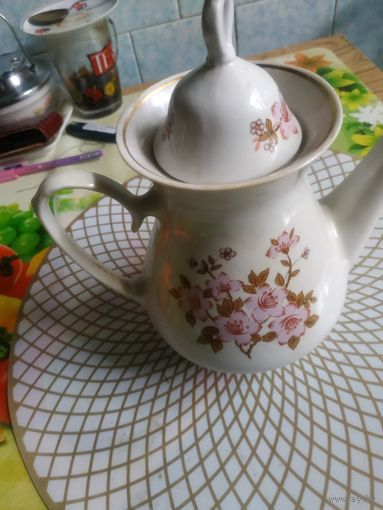 Винтажный чайник.