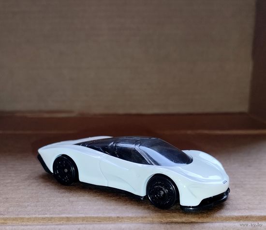Hot Wheels Mattel McLaren Speedtail модель #18 Макларен