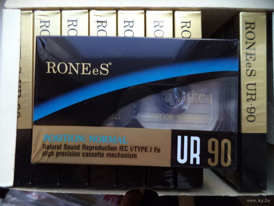 Аудиокассета RONEeS UR 90 тип 1. Нечастая. Комбинированный корпус, на винтах.
