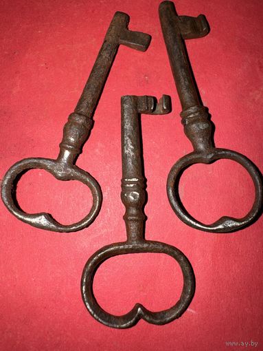 Ключи старинные.цена за все.