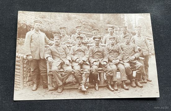 Фотооткрытка 1 Мировая война / Группа немецких солдат возле полевого укрепления
