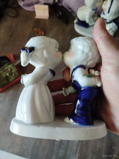 Статуэтка поцелушки с рубля