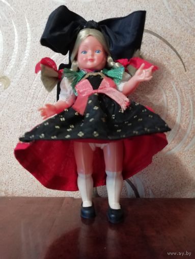 Кукла в национальном костюме