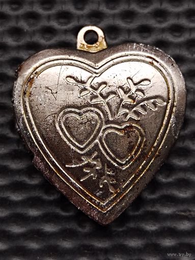 Медальон - LOVE. Для двух фотографий. С рубля.