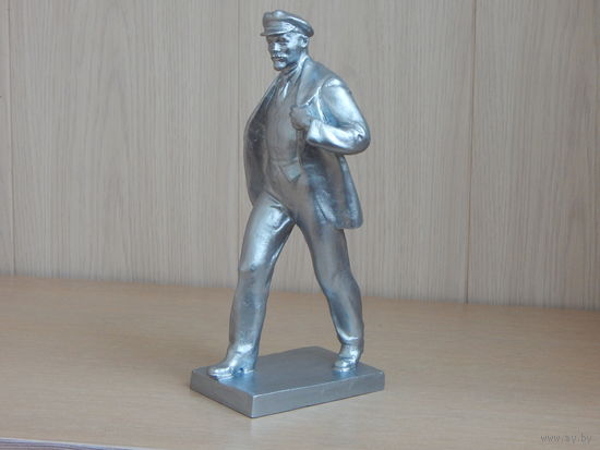 Статуэтка "Шагающий Ленин" авт.Криворукий 1972г.
