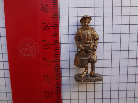 Солдатик с барабаном.