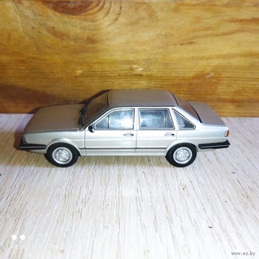 VOLKSWAGEN Santana1982.1/43.