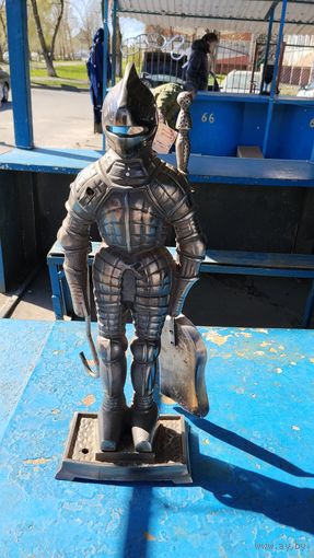 СТАТУЭТКА РЫЦАРЬ МЕТАЛЛ КАМИННЫЙ НАБОР.  Распродажа Коллекции !!! . Экспресс  Аукцион не с рубля без МПЦ и прочего 3 ДНЯ  .Много лотов в продаже .