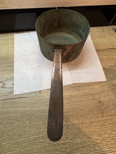 Медная кастрюля.